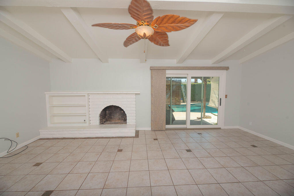 1101 W Mary Ave, Visalia, CA 93277