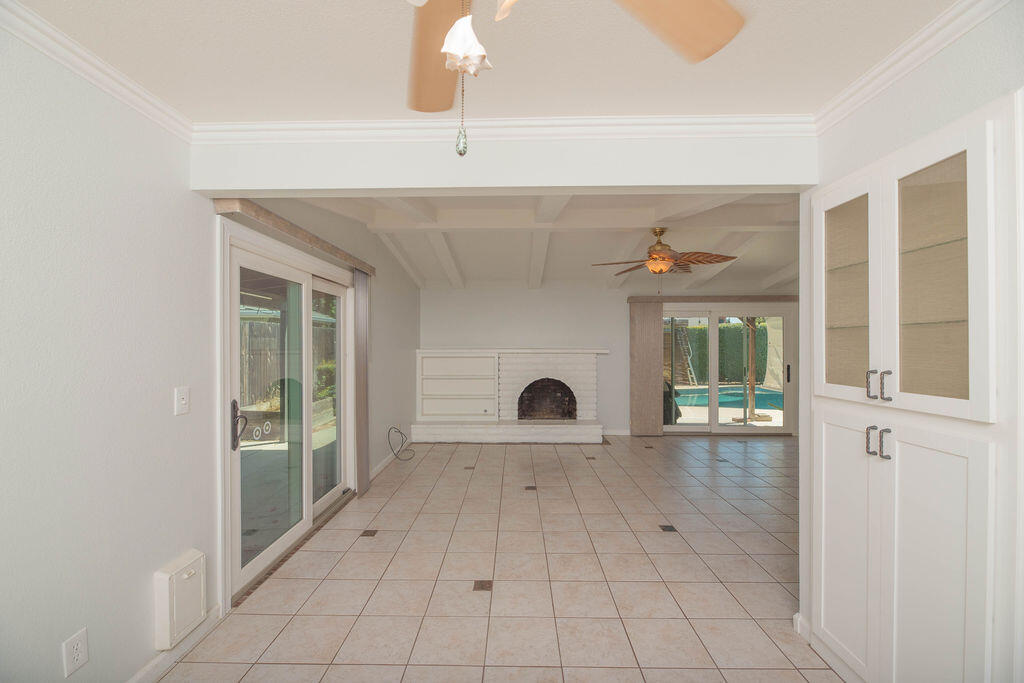 1101 W Mary Ave, Visalia, CA 93277