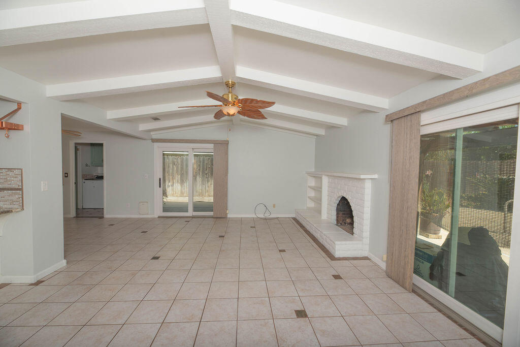 1101 W Mary Ave, Visalia, CA 93277