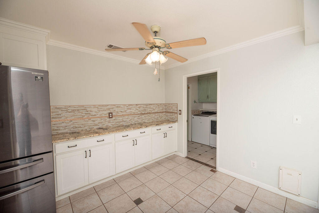 1101 W Mary Ave, Visalia, CA 93277