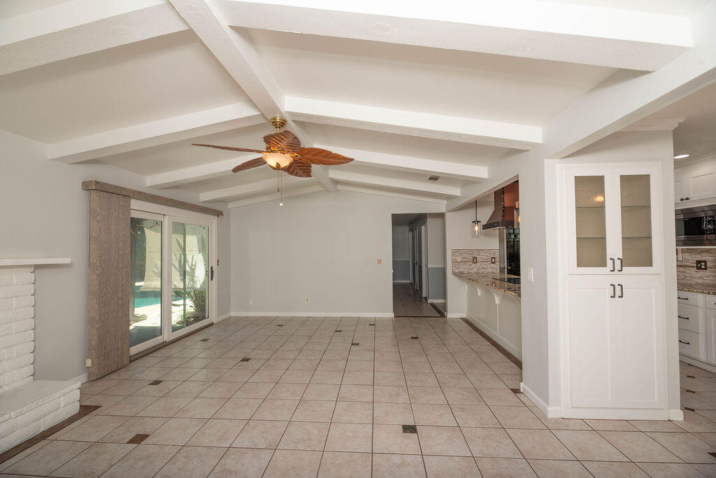 1101 W Mary Ave, Visalia, CA 93277