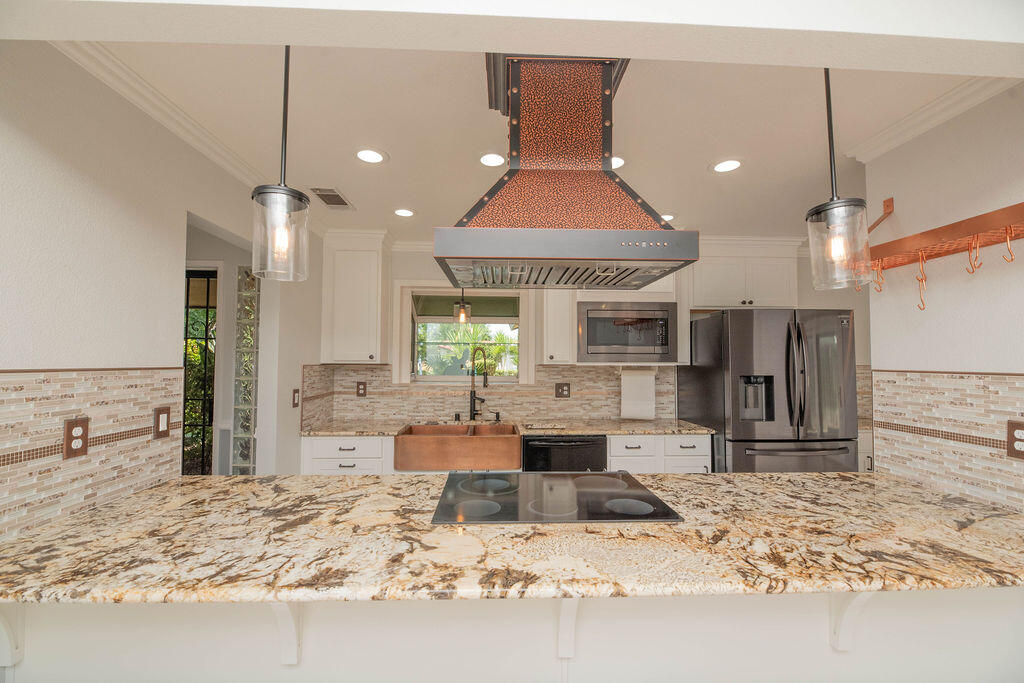 1101 W Mary Ave, Visalia, CA 93277