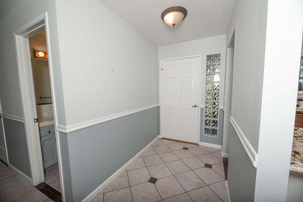 1101 W Mary Ave, Visalia, CA 93277