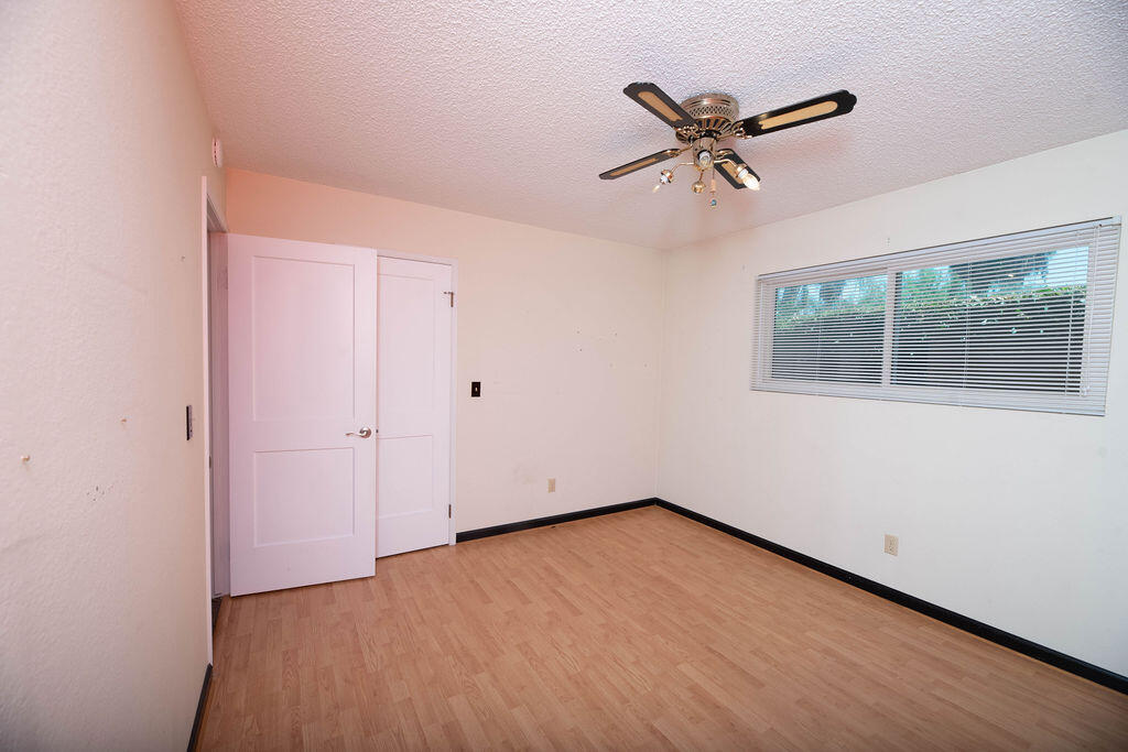 1101 W Mary Ave, Visalia, CA 93277
