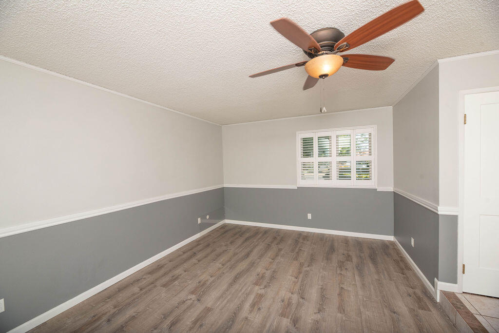 1101 W Mary Ave, Visalia, CA 93277