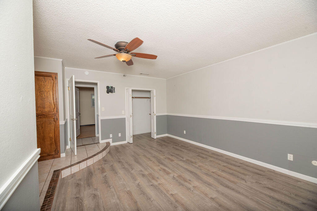 1101 W Mary Ave, Visalia, CA 93277