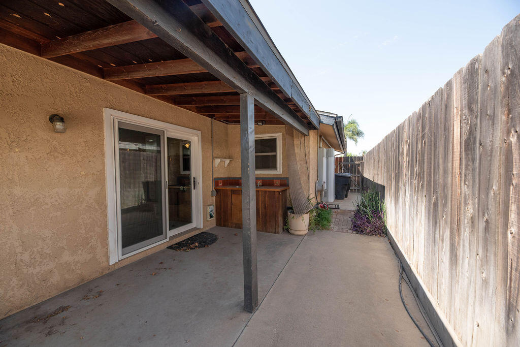 1101 W Mary Ave, Visalia, CA 93277