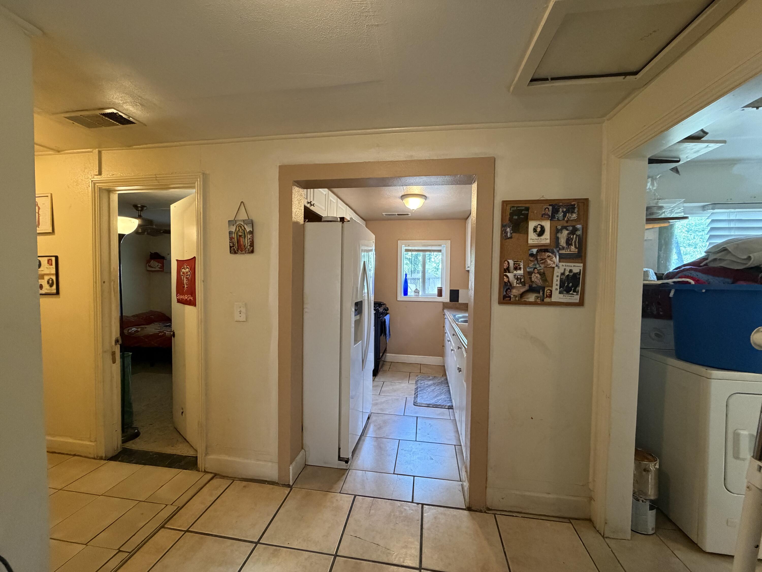 1735 W Connelly Ave, Visalia, CA 93291