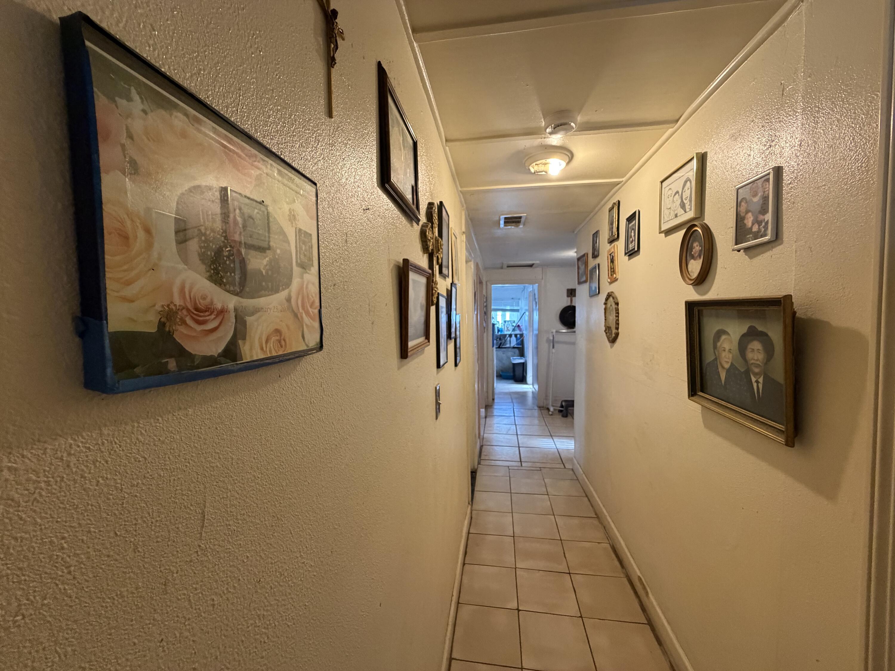 1735 W Connelly Ave, Visalia, CA 93291