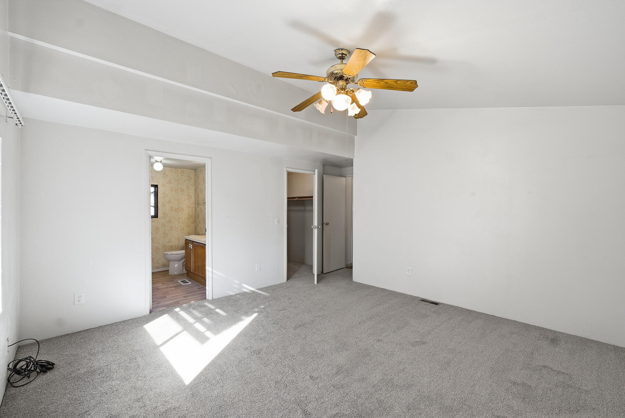 4633 S Terrace St, Visalia, CA 93277