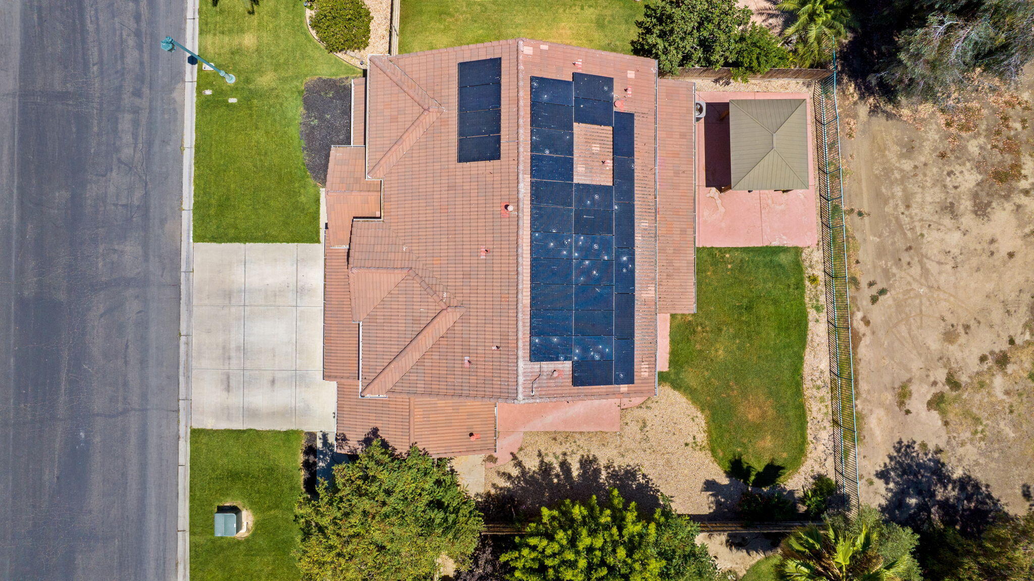 1114 Paradise Dr, Lemoore, CA 93245