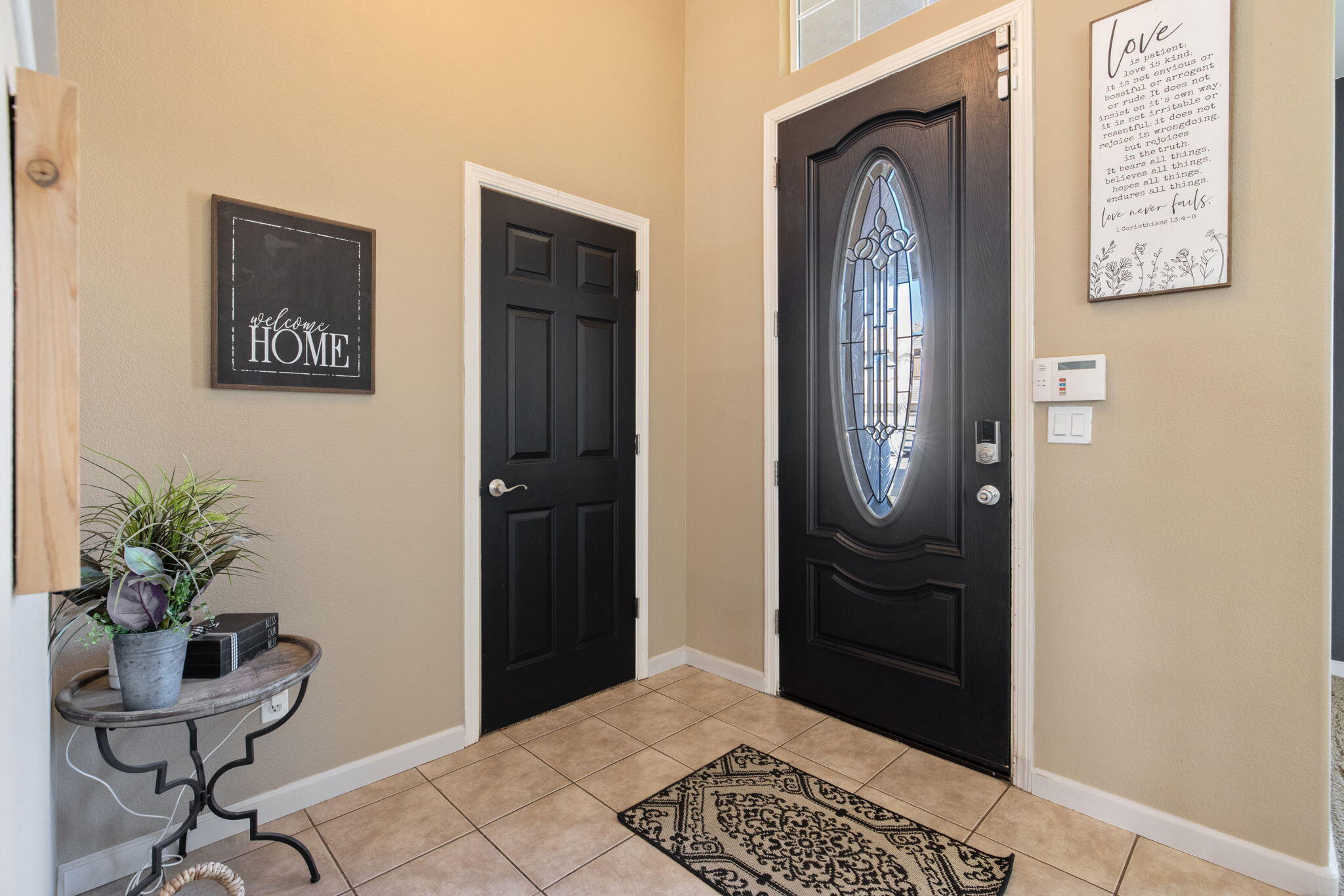 1114 Paradise Dr, Lemoore, CA 93245