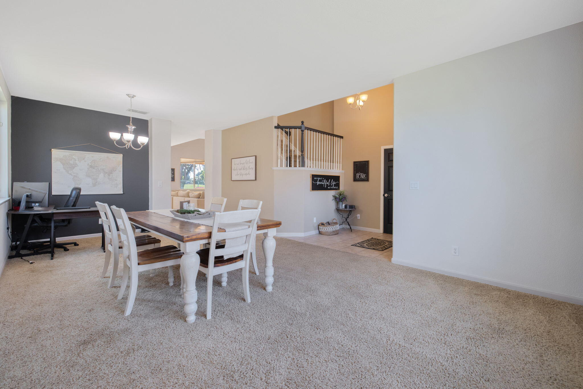 1114 Paradise Dr, Lemoore, CA 93245