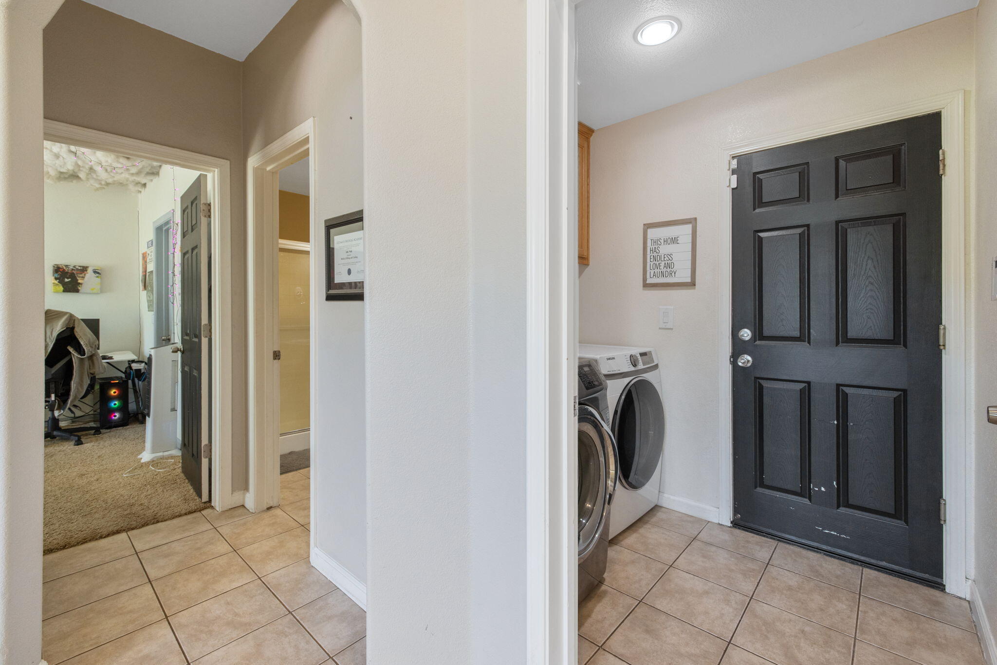 1114 Paradise Dr, Lemoore, CA 93245