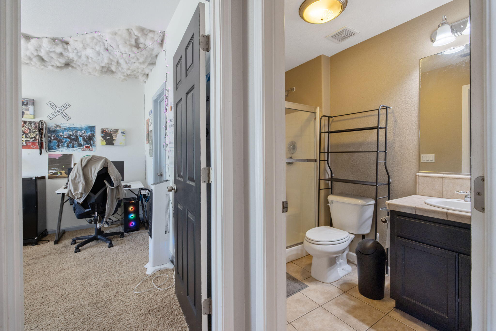 1114 Paradise Dr, Lemoore, CA 93245