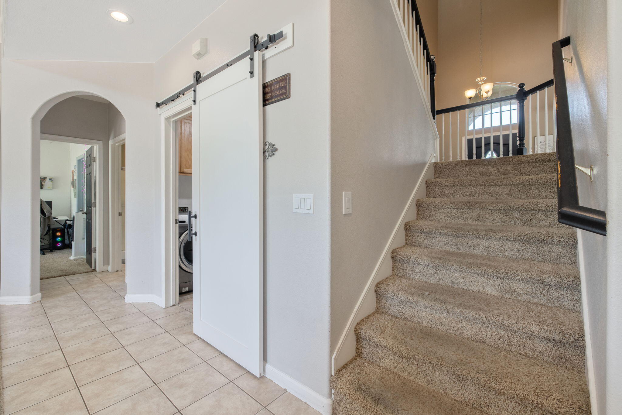 1114 Paradise Dr, Lemoore, CA 93245