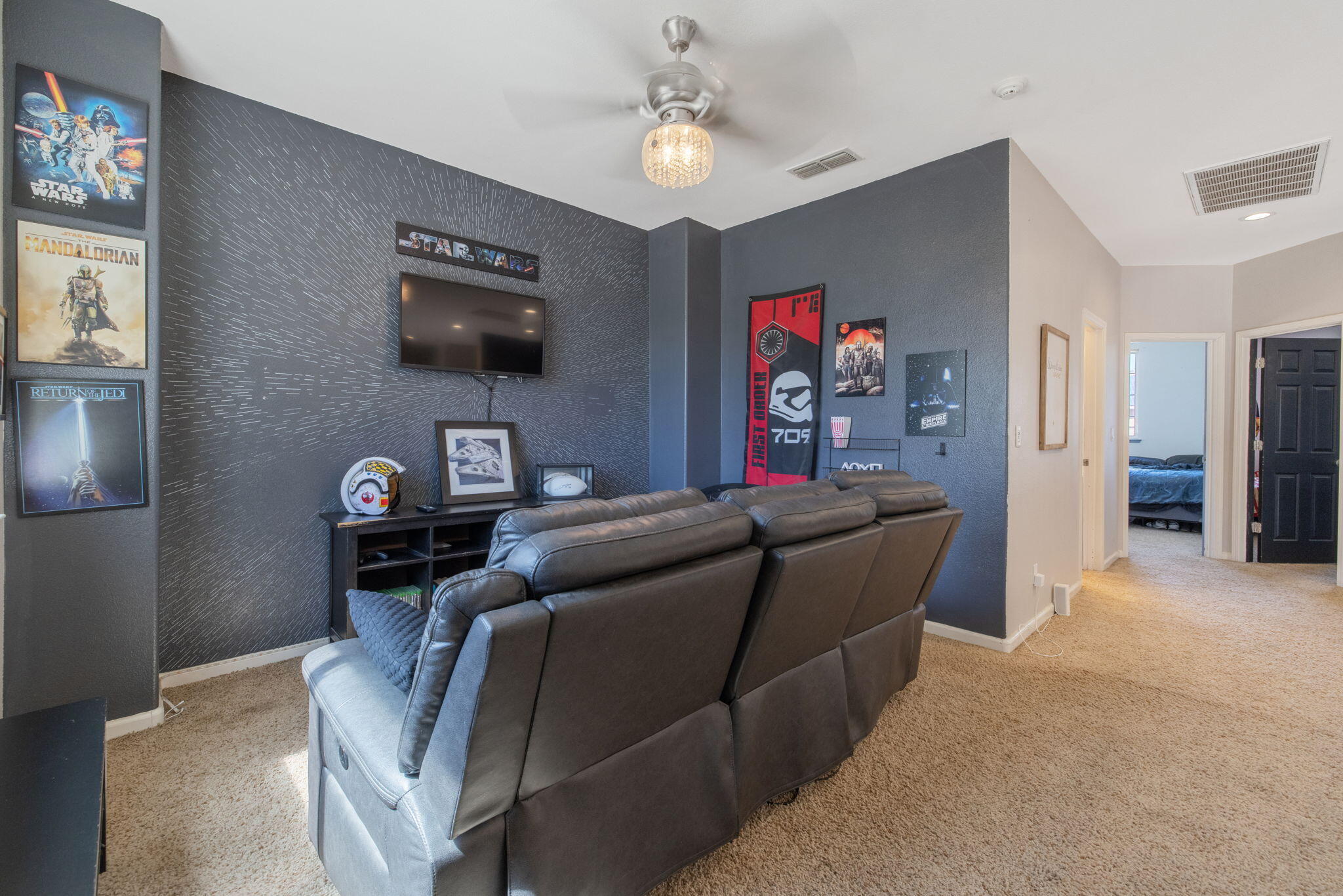 1114 Paradise Dr, Lemoore, CA 93245