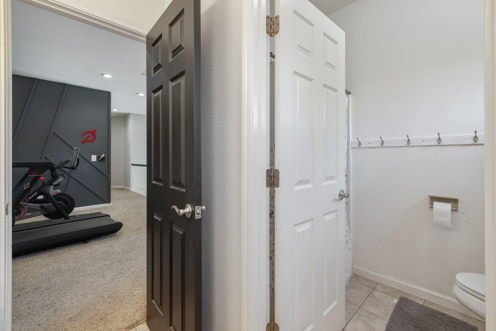 1114 Paradise Dr, Lemoore, CA 93245