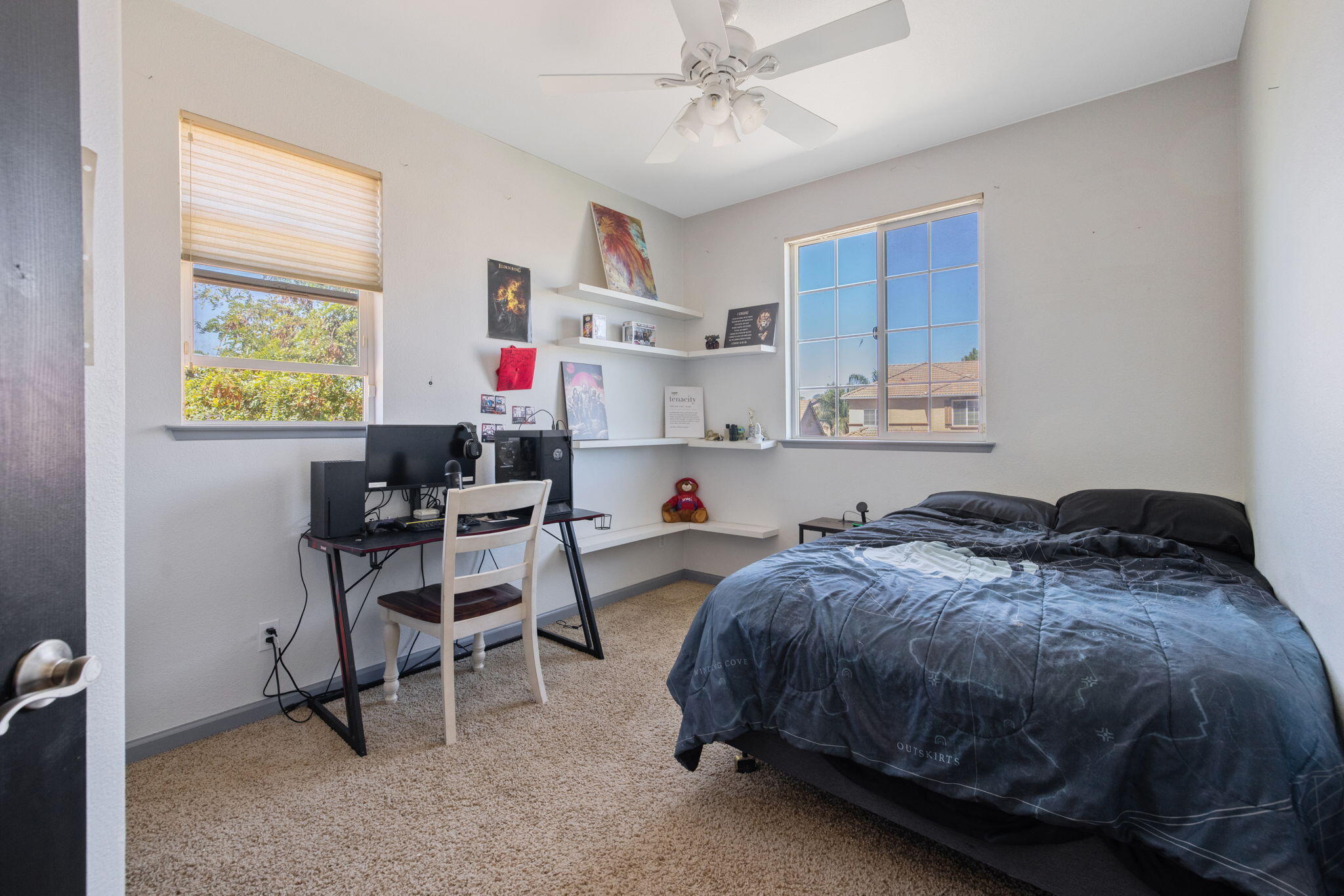 1114 Paradise Dr, Lemoore, CA 93245