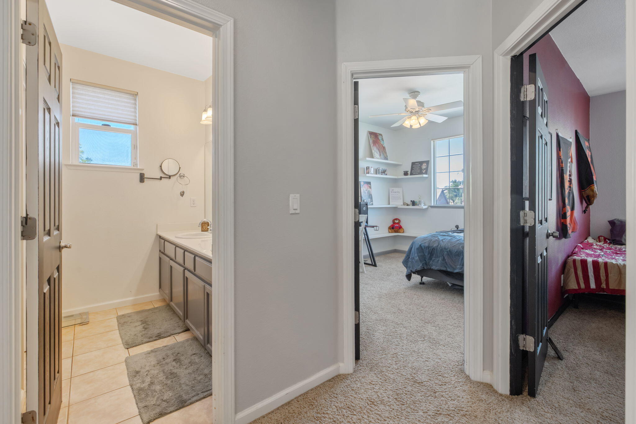 1114 Paradise Dr, Lemoore, CA 93245