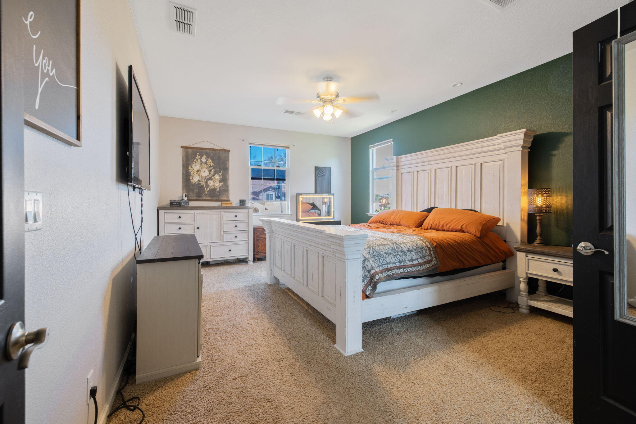 1114 Paradise Dr, Lemoore, CA 93245