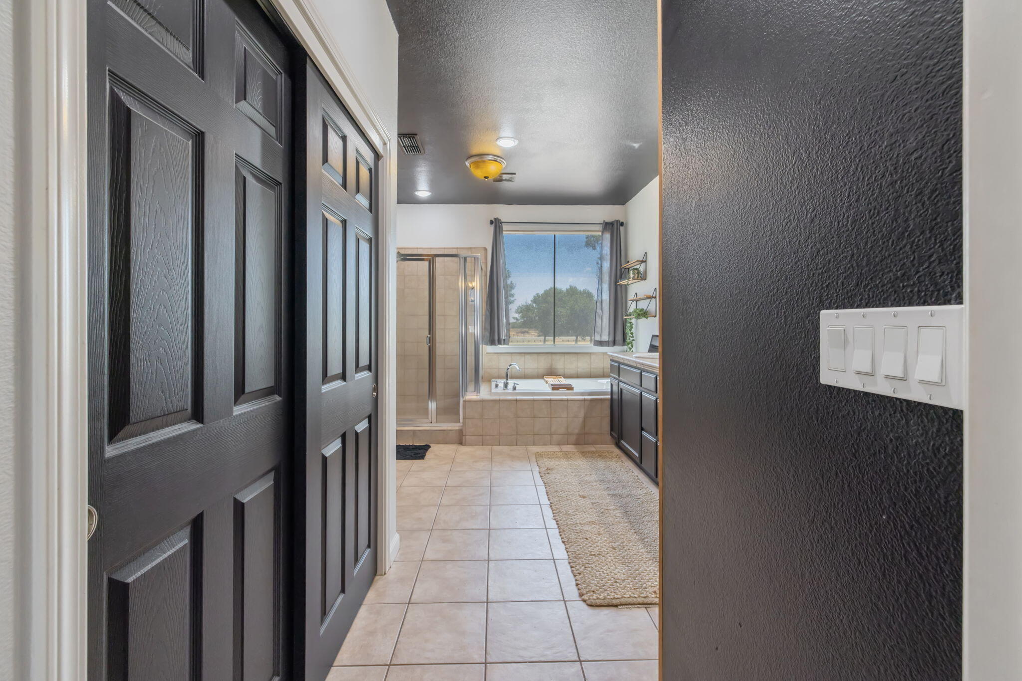 1114 Paradise Dr, Lemoore, CA 93245