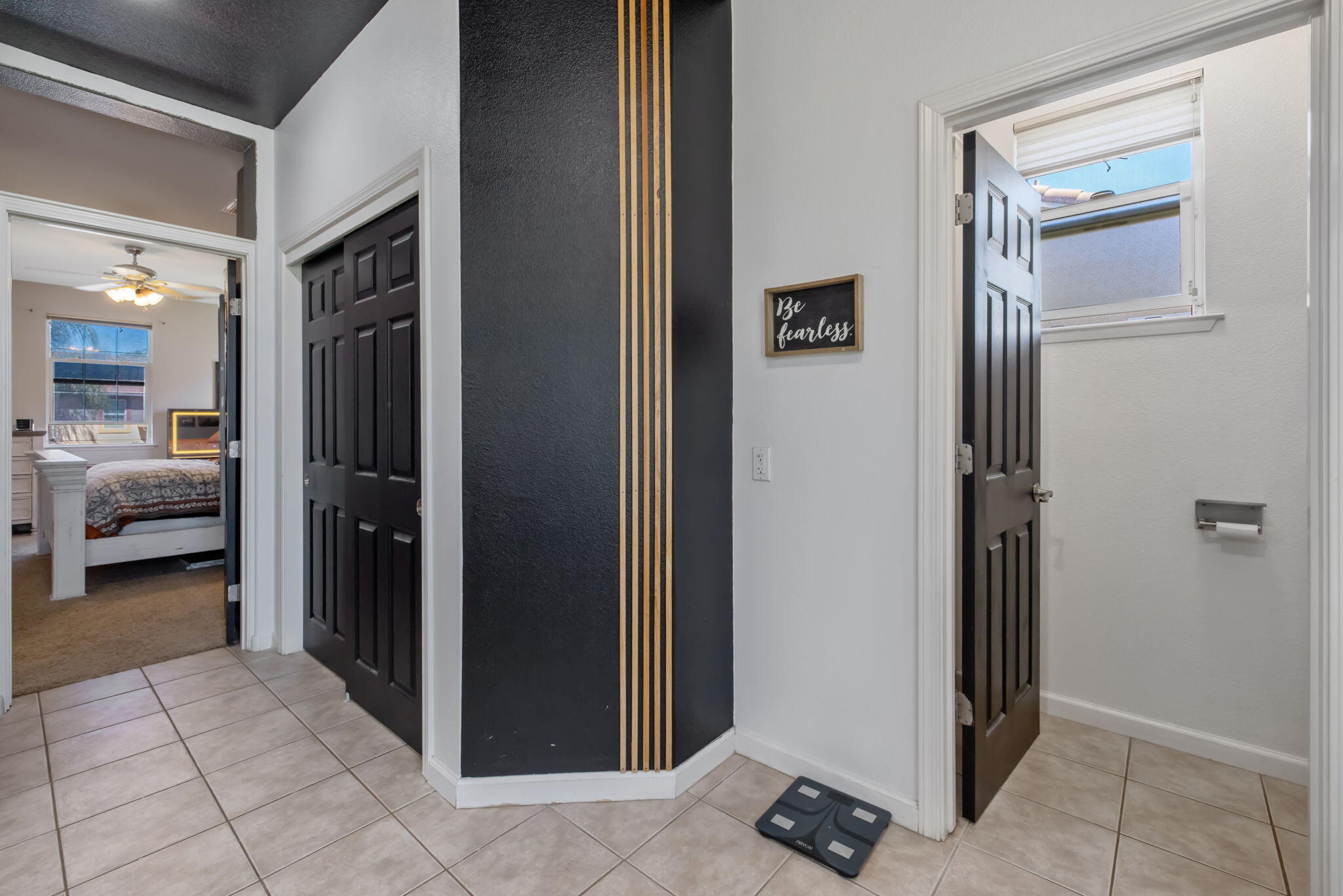 1114 Paradise Dr, Lemoore, CA 93245