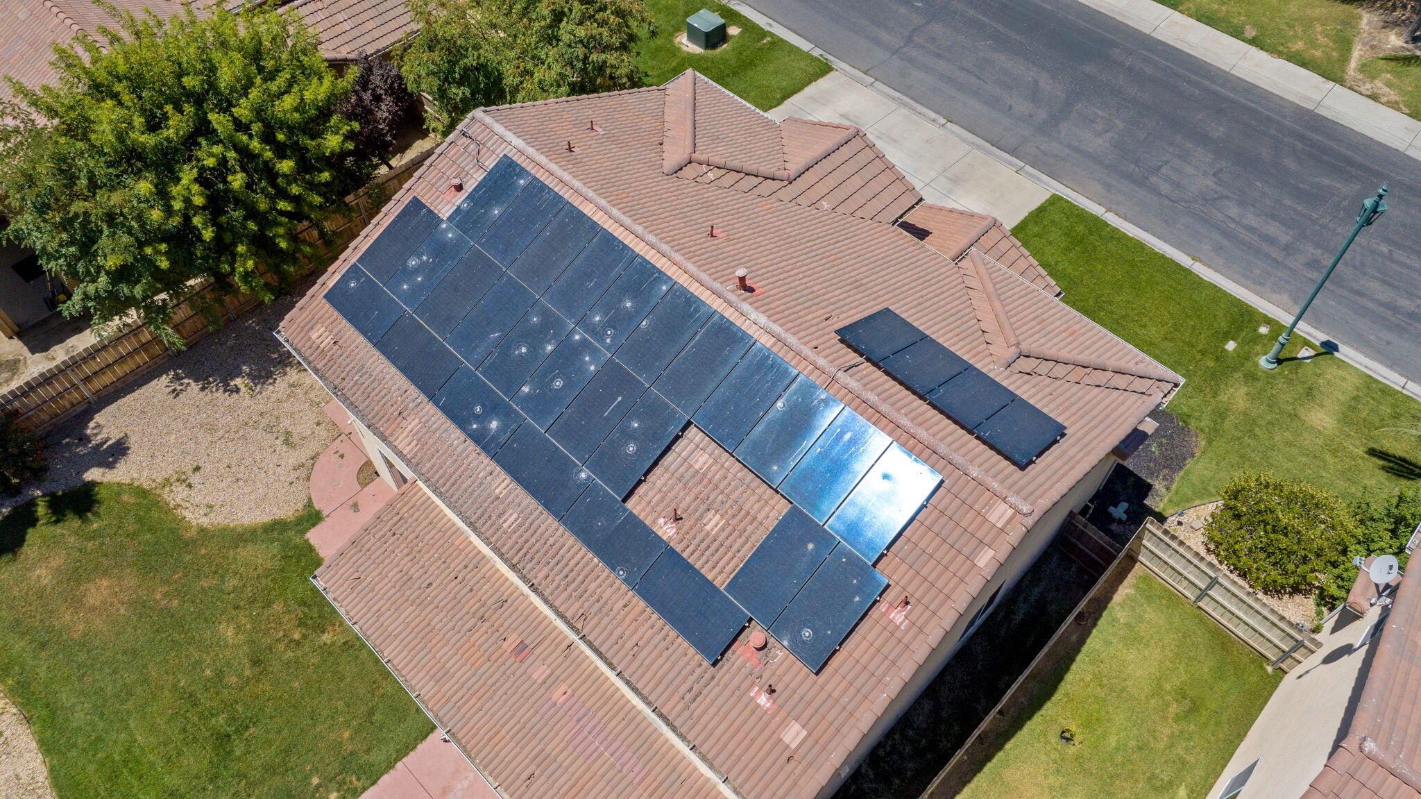1114 Paradise Dr, Lemoore, CA 93245