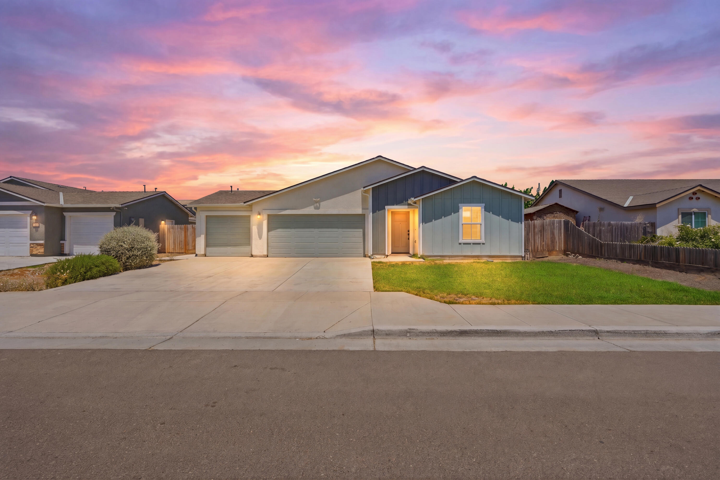 1892 Capistrano Ave, Tulare, CA 93274