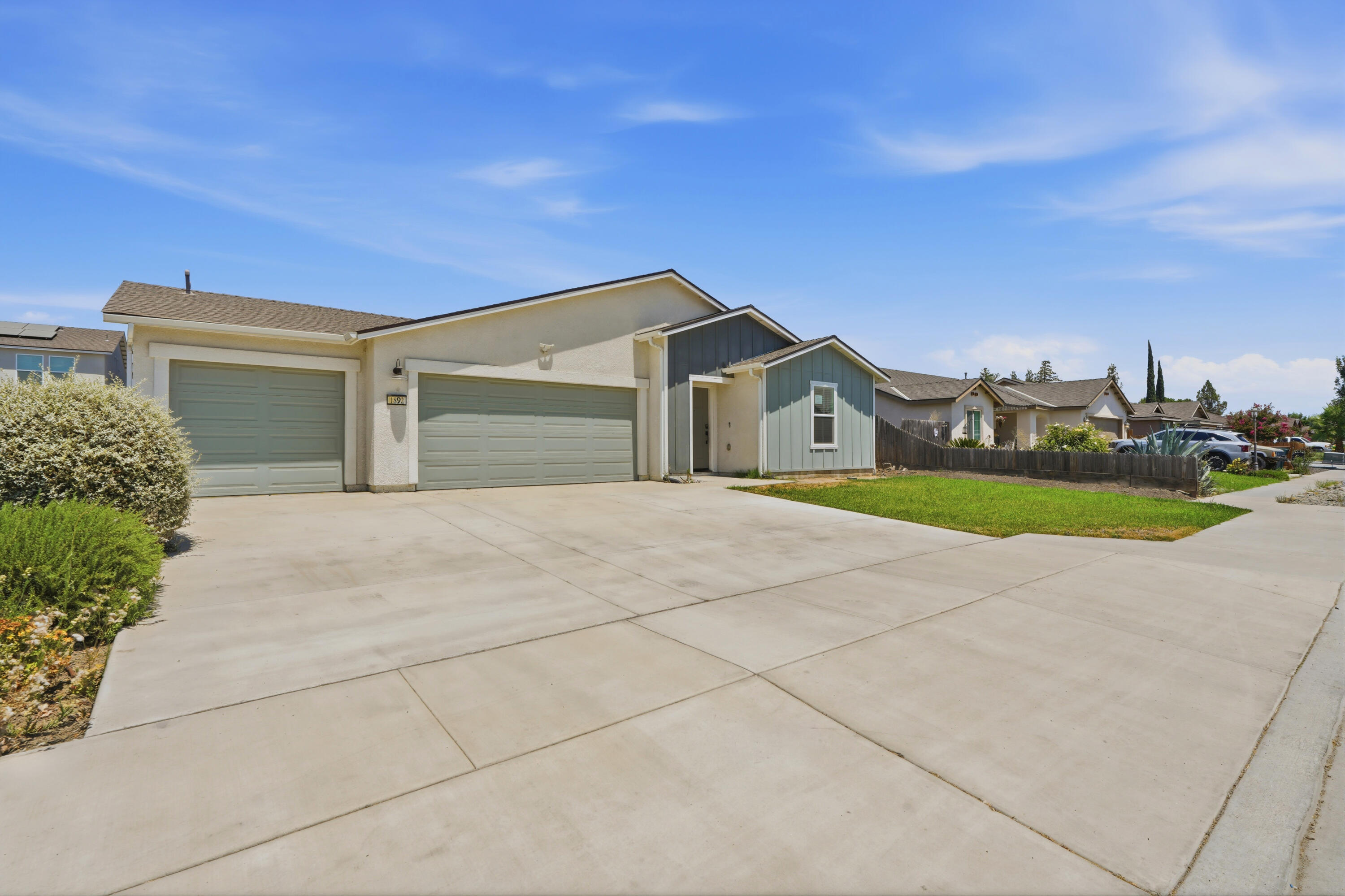 1892 Capistrano Ave, Tulare, CA 93274