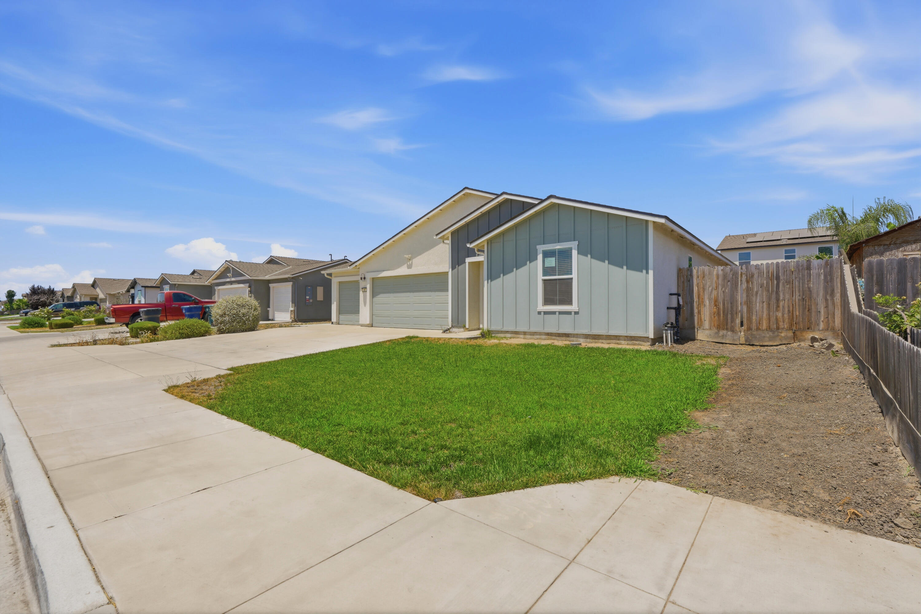 1892 Capistrano Ave, Tulare, CA 93274