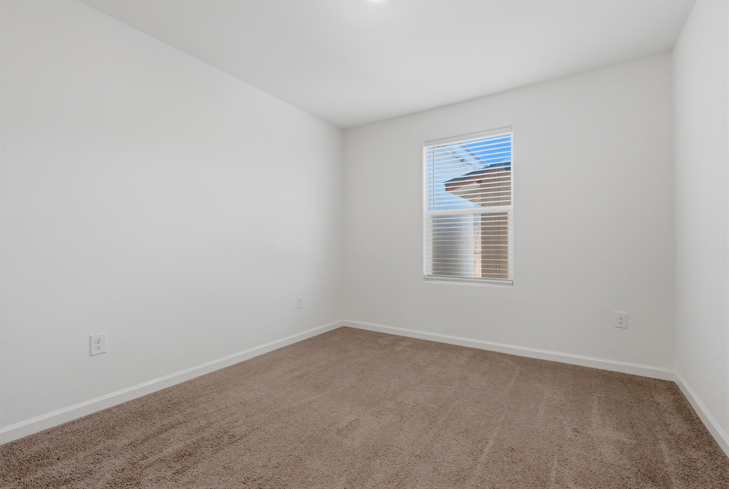 1892 Capistrano Ave, Tulare, CA 93274