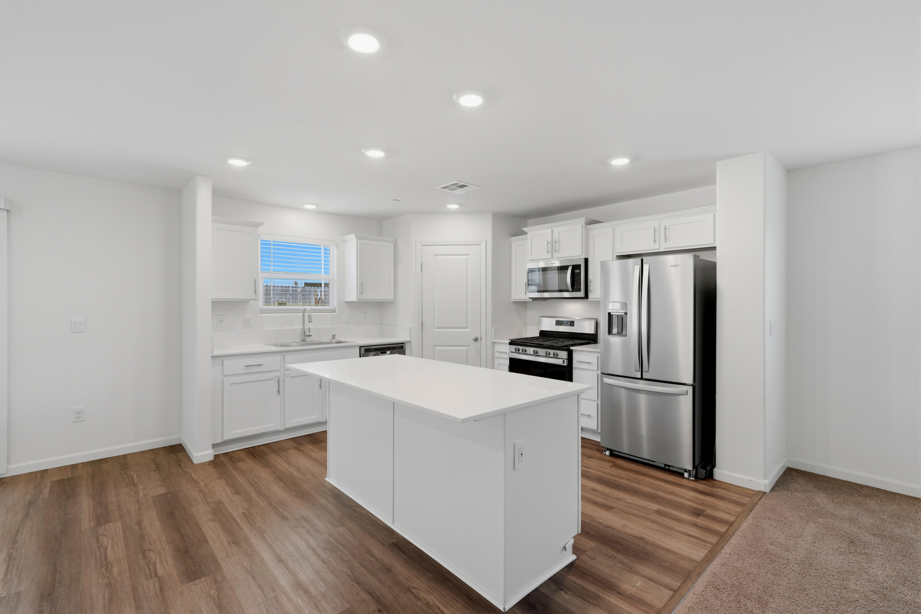 1892 Capistrano Ave, Tulare, CA 93274