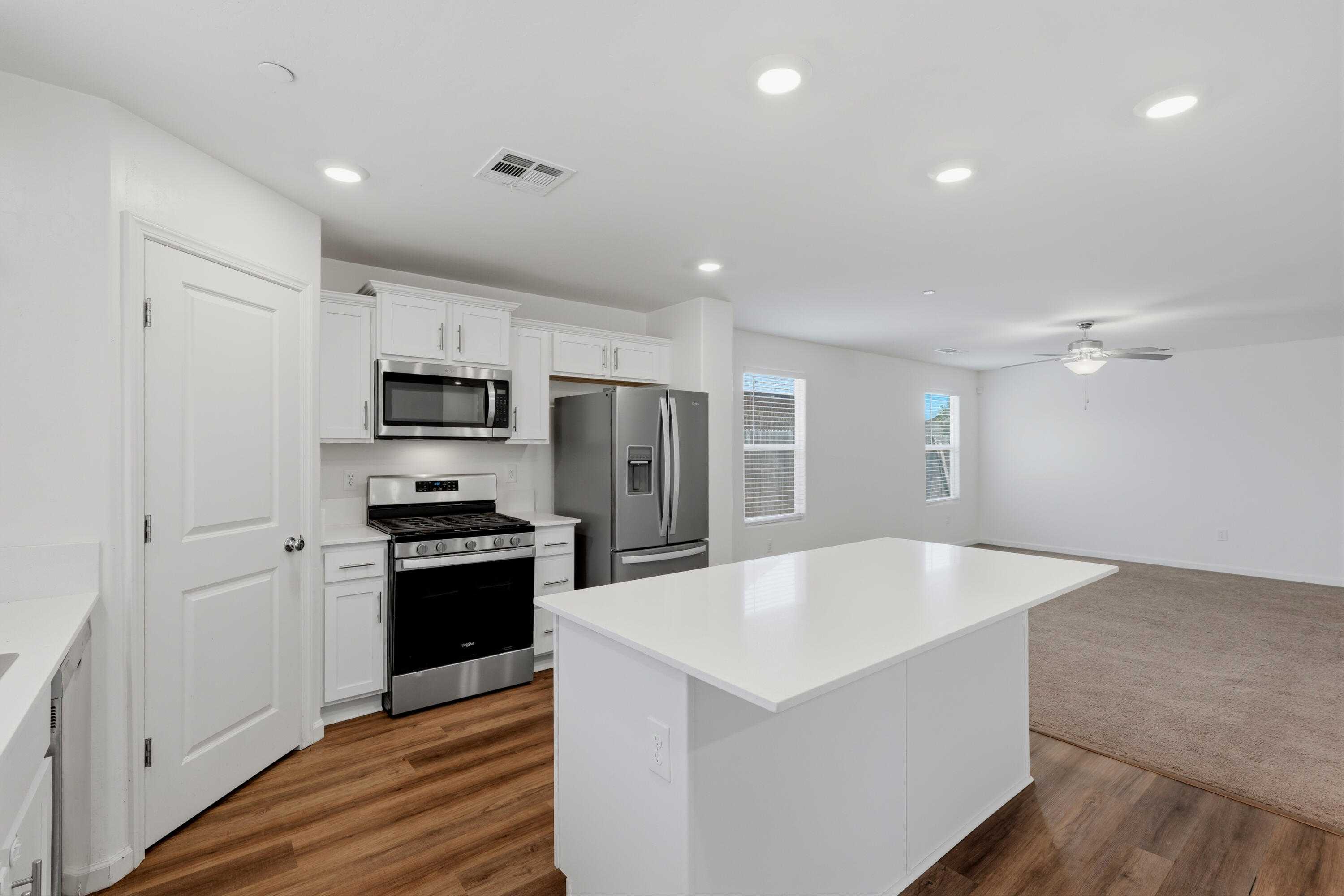 1892 Capistrano Ave, Tulare, CA 93274