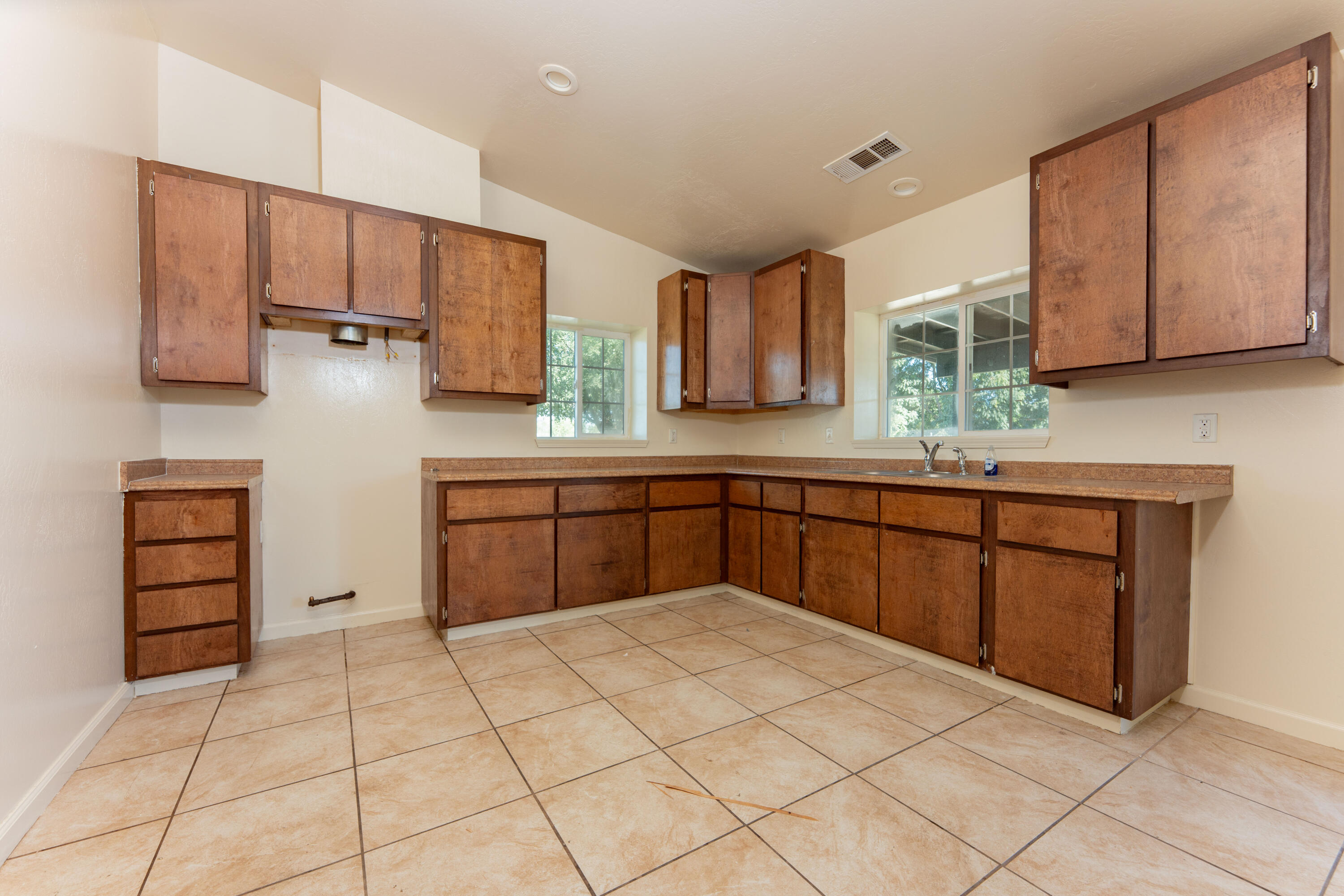 19108 Avenue 145, Porterville, CA 93257