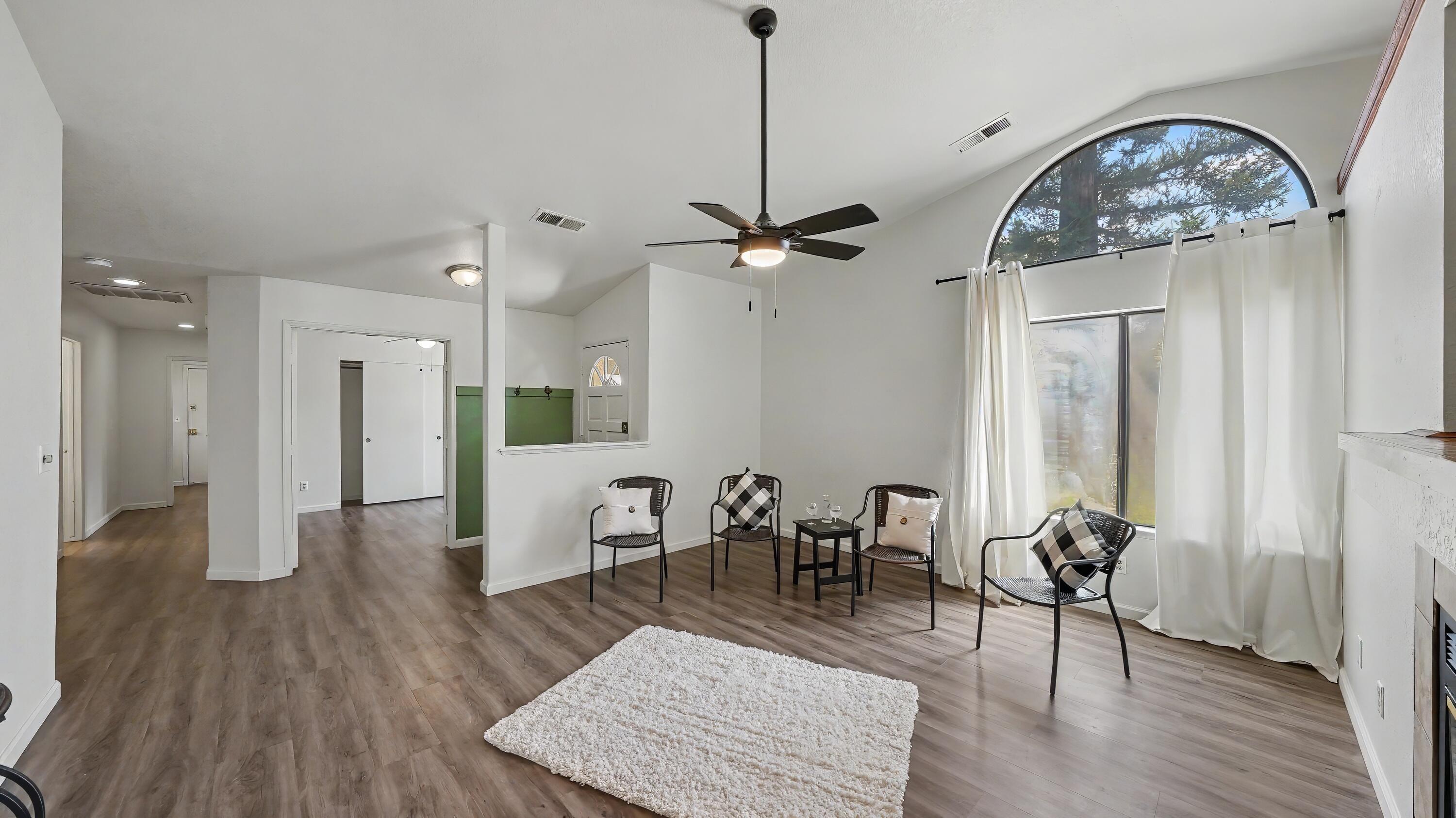 1715 E Vine Ct, Visalia, CA 93292