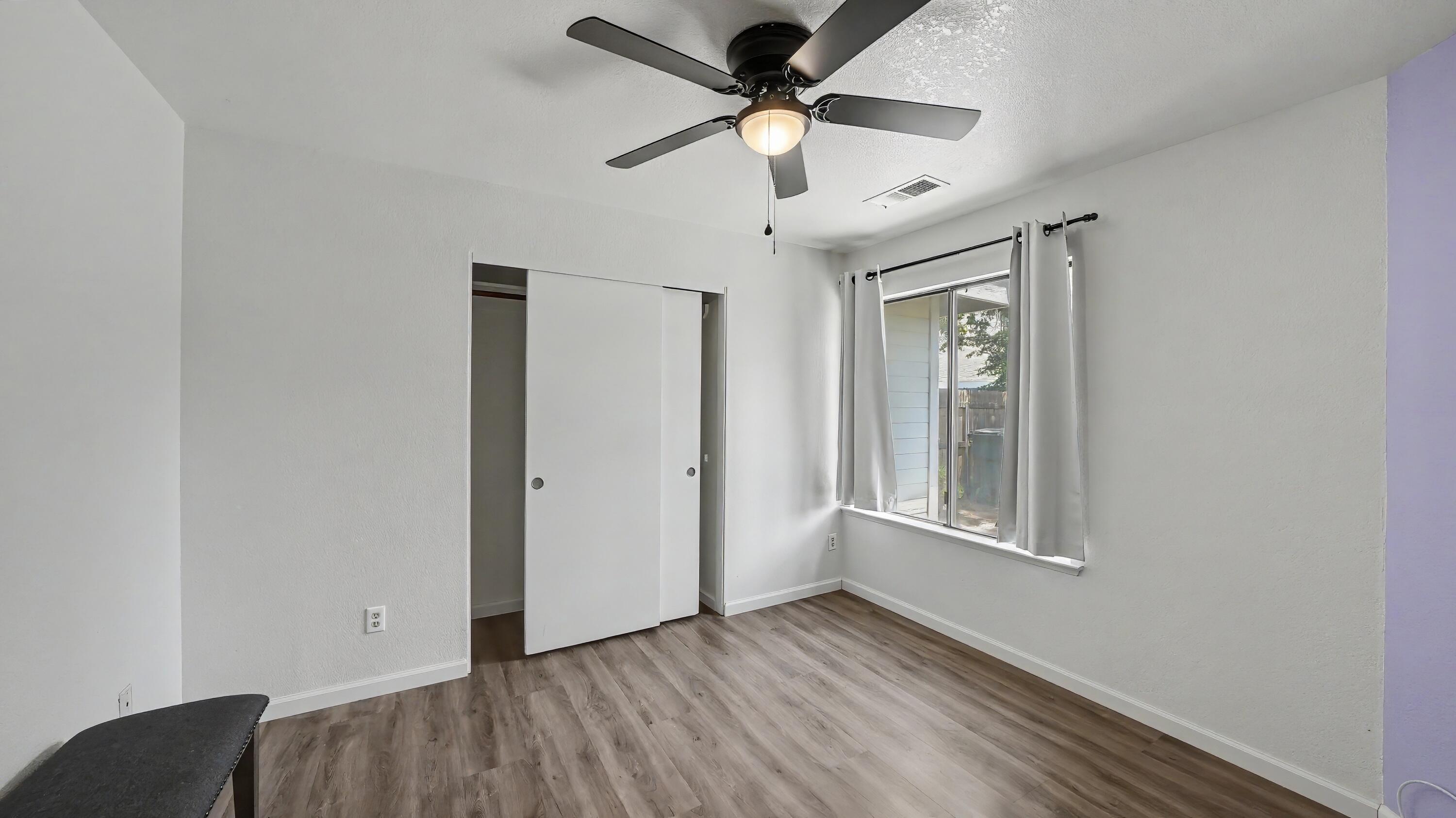 1715 E Vine Ct, Visalia, CA 93292
