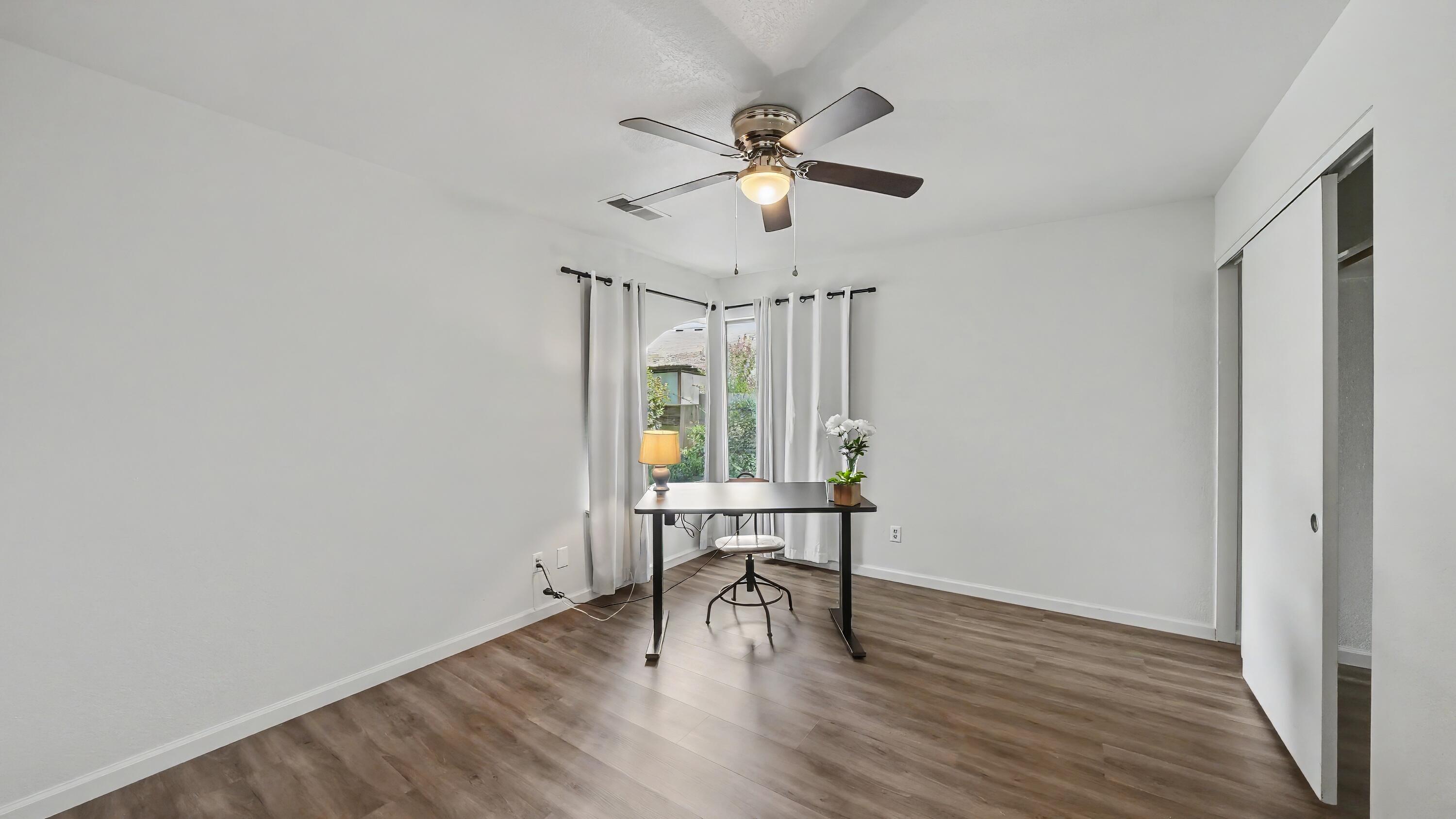 1715 E Vine Ct, Visalia, CA 93292