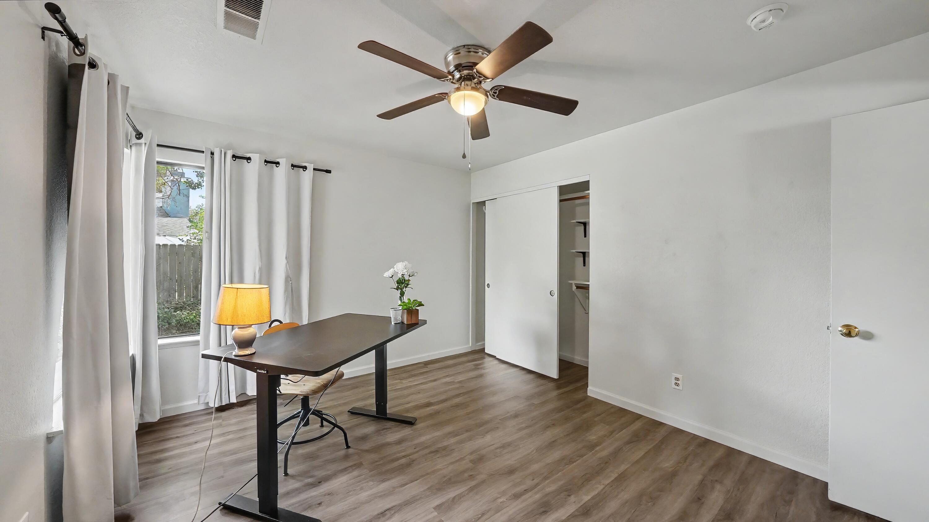 1715 E Vine Ct, Visalia, CA 93292