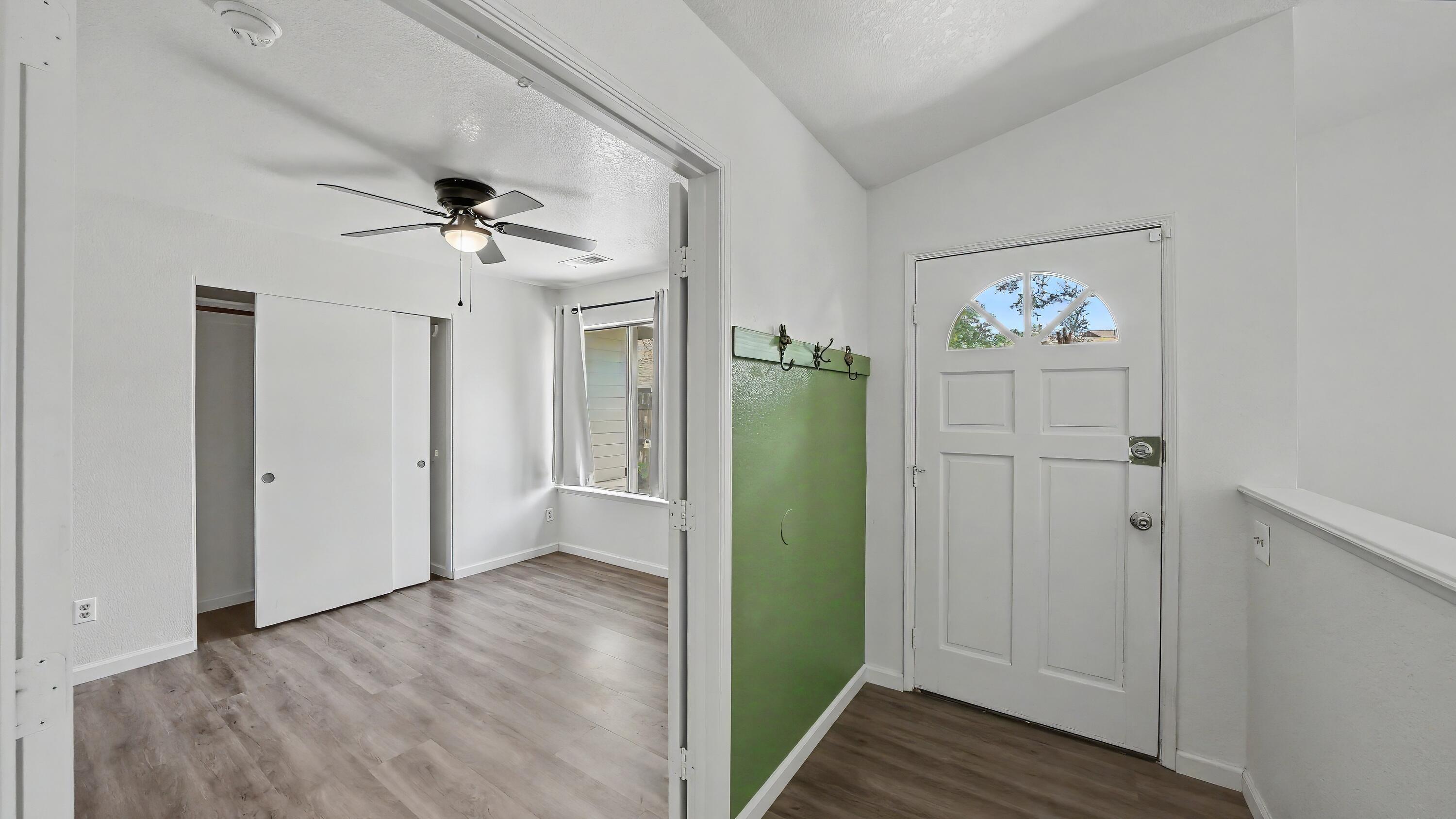 1715 E Vine Ct, Visalia, CA 93292