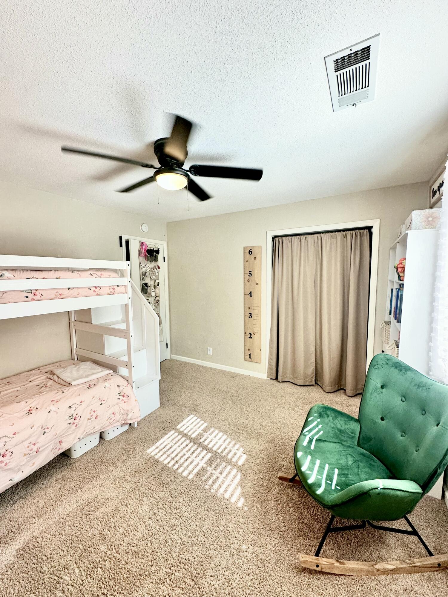 900 N Oakwood Ct, Visalia, CA 93291