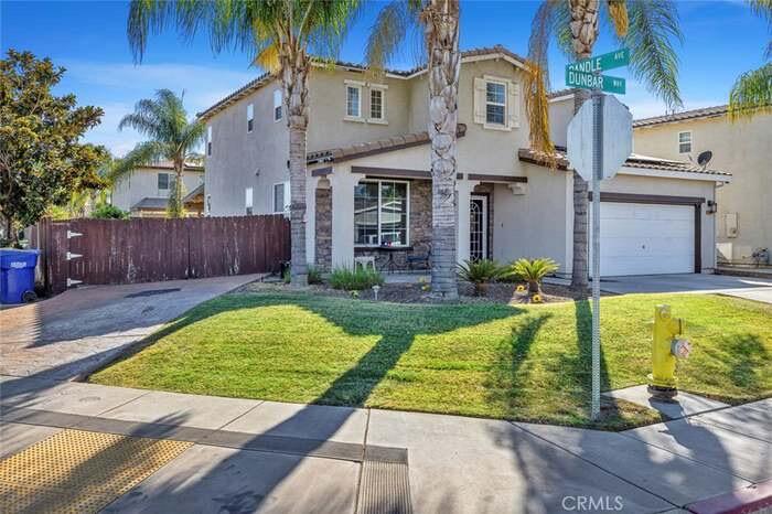 2090 Dunbar Way, Dinuba, CA 93618