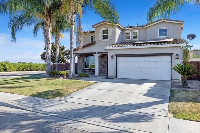 2090 Dunbar Way, Dinuba, CA 93618