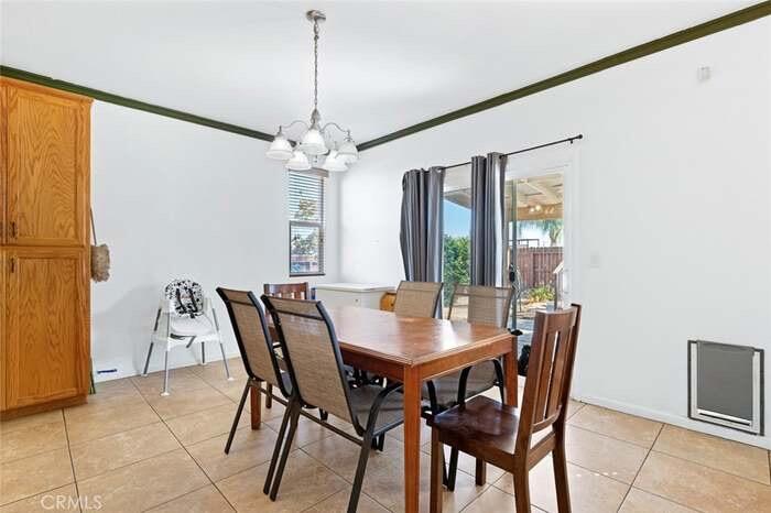 2090 Dunbar Way, Dinuba, CA 93618