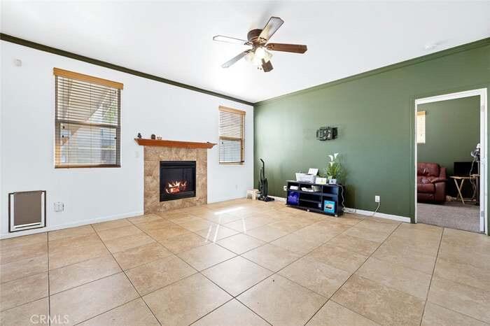 2090 Dunbar Way, Dinuba, CA 93618