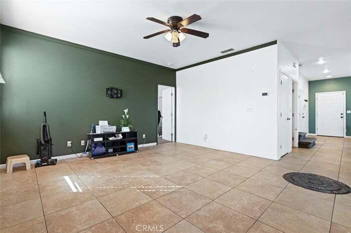 2090 Dunbar Way, Dinuba, CA 93618