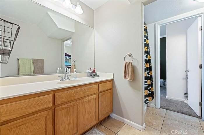2090 Dunbar Way, Dinuba, CA 93618