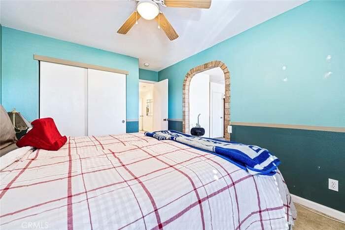 2090 Dunbar Way, Dinuba, CA 93618