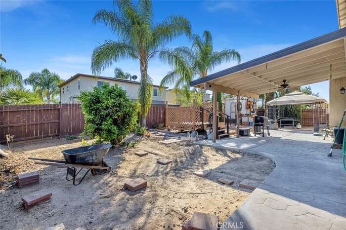 2090 Dunbar Way, Dinuba, CA 93618