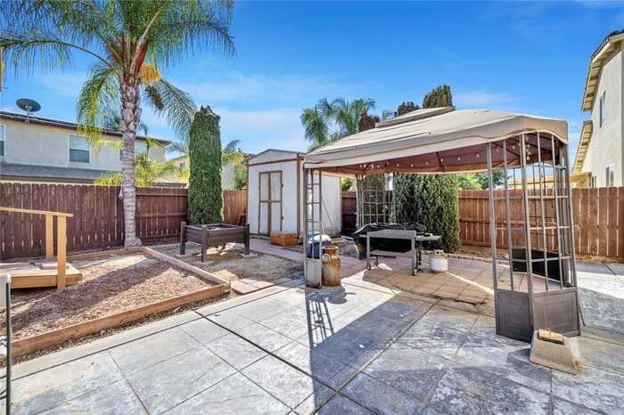 2090 Dunbar Way, Dinuba, CA 93618